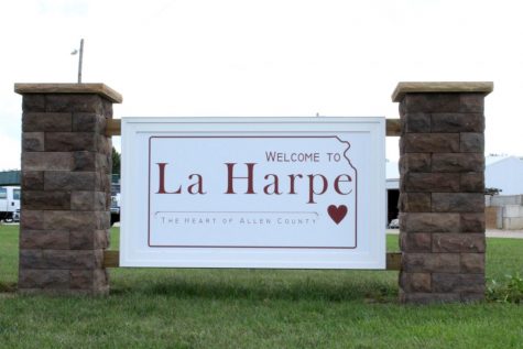Thrive Allen County was instrumental in securing this new sign for La Harpe. If any Allen students are interested in volunteering LaHarpe is 10 minutes away with many volunteer opportunities.