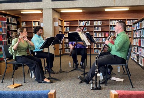 The Beaufort Winds performs their first show in the Allen library. 